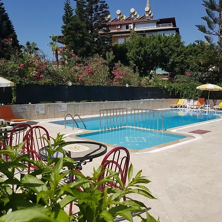 Lila אלאניה