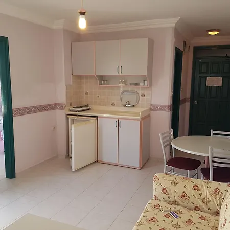 Ξενοδοχείο με διαμερίσματα Lila