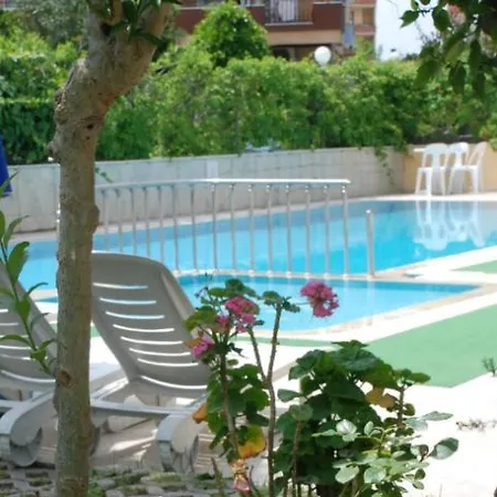 Lila Aparthotel