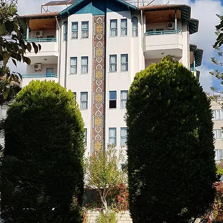 Ξενοδοχείο με διαμερίσματα Lila Αλάνια