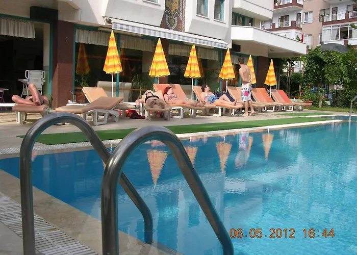 Hotel apartamentowy Lila 2*