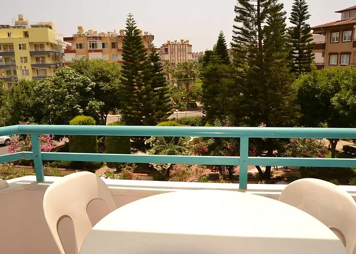 Apartmanhotel Lila 2*