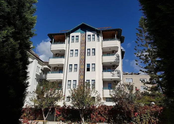 Apartmanhotel Lila 2*