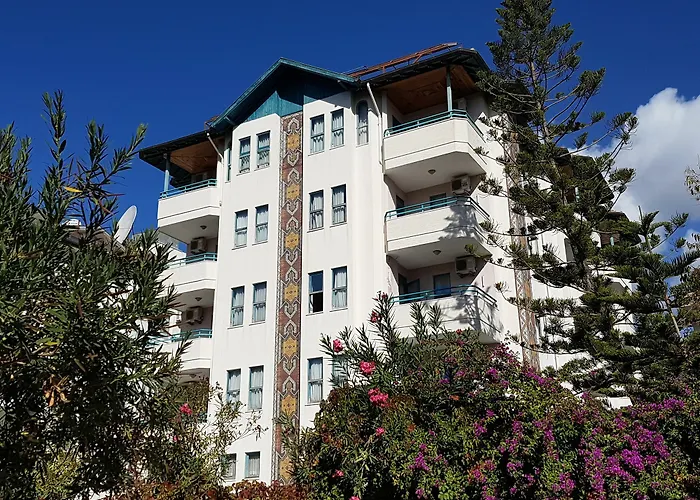 Apartmanhotel Lila 2*